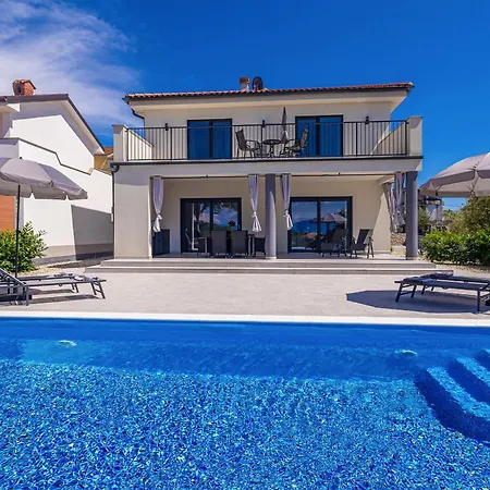 Maris With Private Pool فيلة