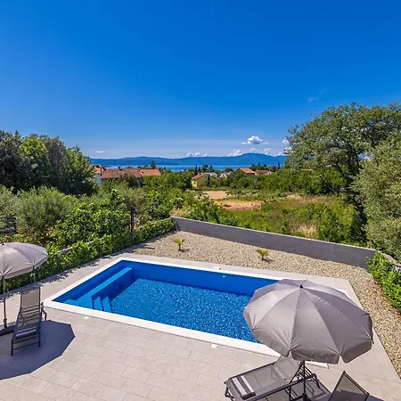 فيلة Maris With Private Pool